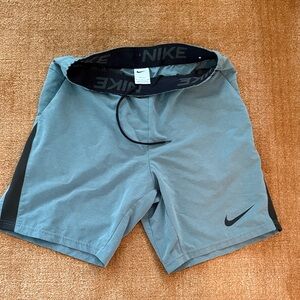 Nike Men's Light Gray Athletic Shorts with Black Accents